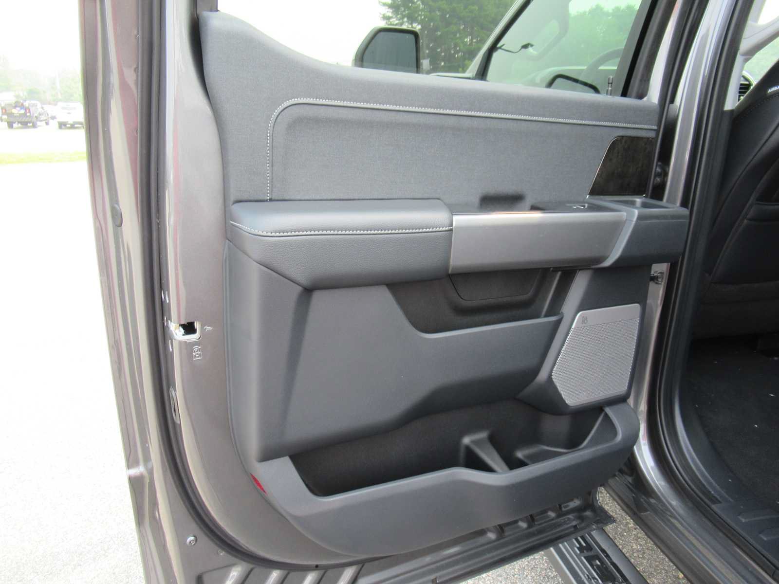 New 2026 Ford F250 Lariat w/ Black Appearance Package AWD/4WD image 19
