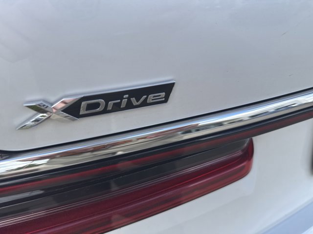 Used 2021 BMW 750i xDrive image 8