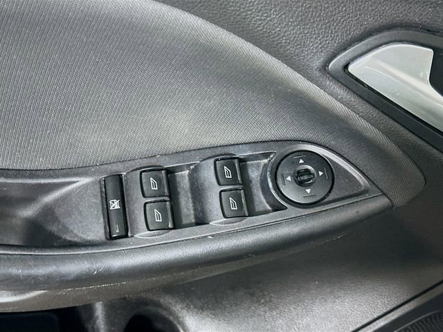 Used 2015 Ford Focus SE image 16