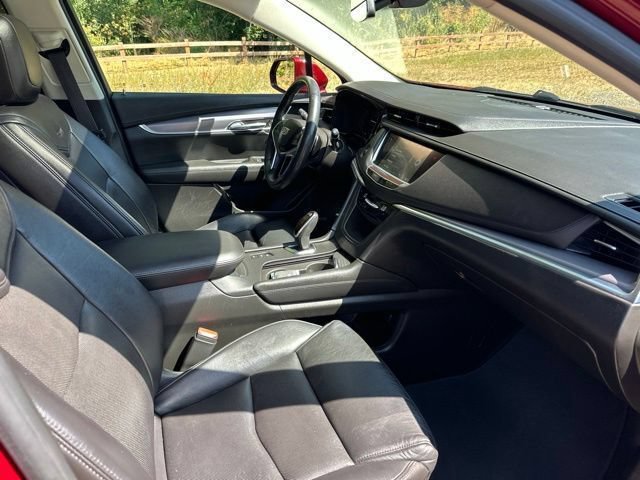 Used 2017 Cadillac XT5 Luxury AWD/4WD image 24