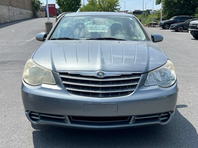 Used 2009 Chrysler Sebring Touring FWD image 2