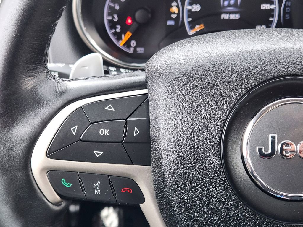 Used 2015 Jeep Grand Cherokee Limited w/ Luxury Group II image 19