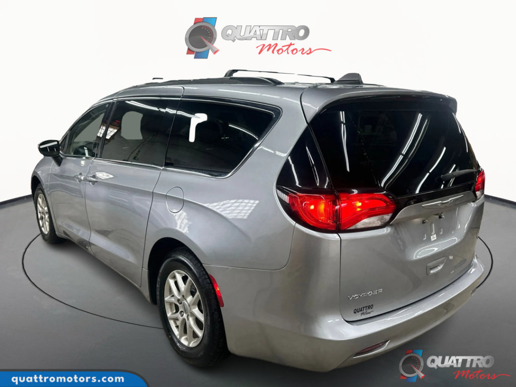 Used 2021 Chrysler Voyager Lxi image 2