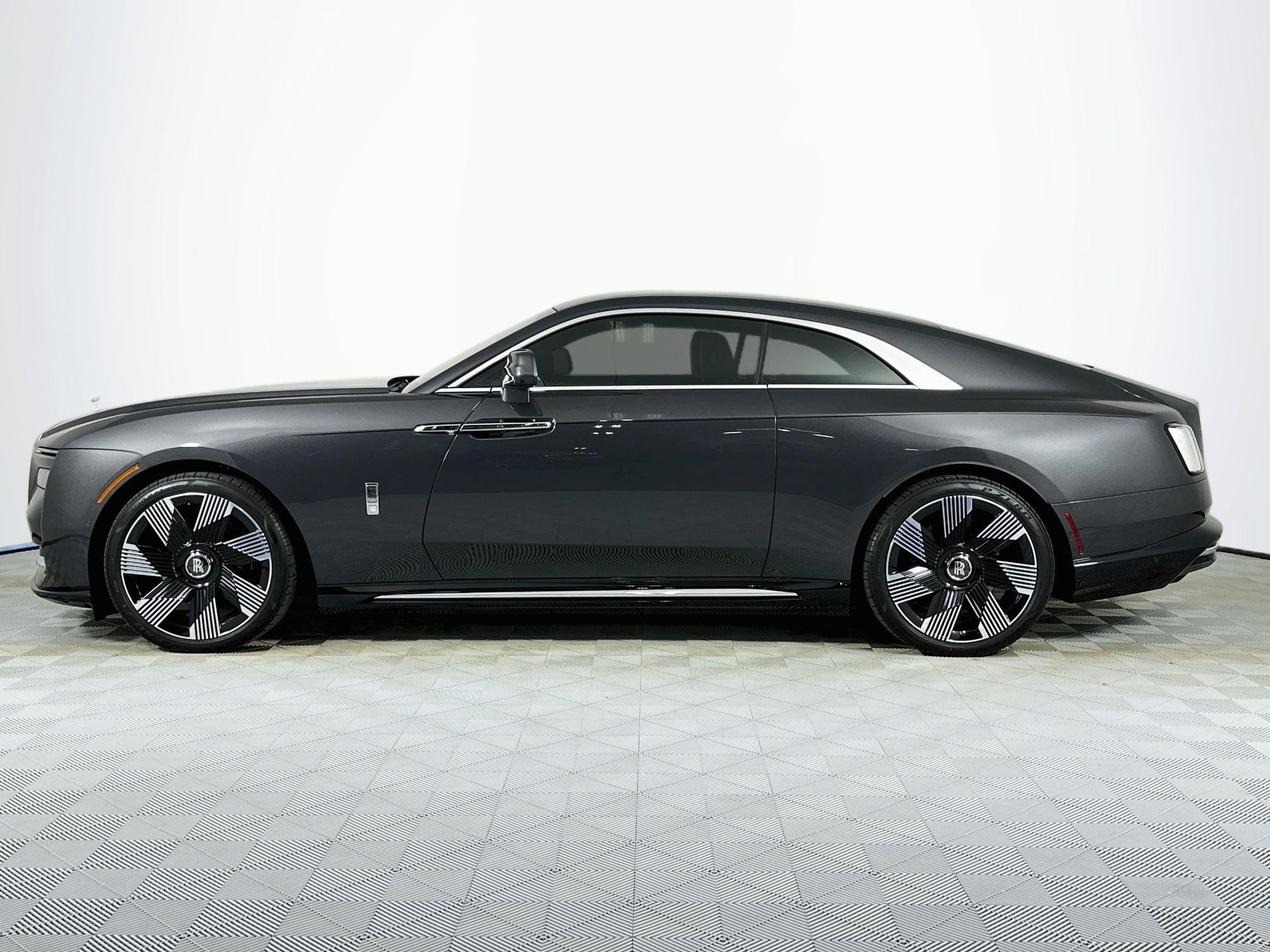 Used 2024 Rolls-Royce Spectre w/ Spectre Launch Package AWD/4WD image 3