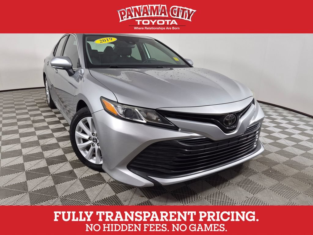 Used 2019 Toyota Camry LE w/ Convenience Package FWD image 1