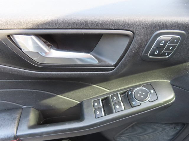 Used 2021 Ford Escape SEL w/ SEL Stealth AWD Package image 17