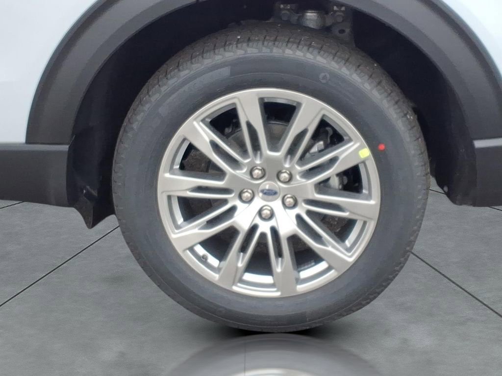 New 2026 Ford Explorer Platinum image 4