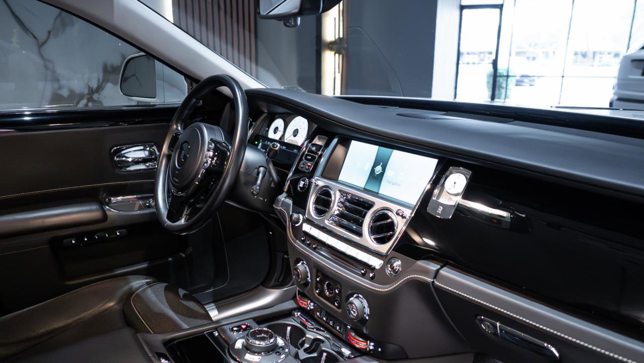 Used 2017 Rolls-Royce Ghost image 15