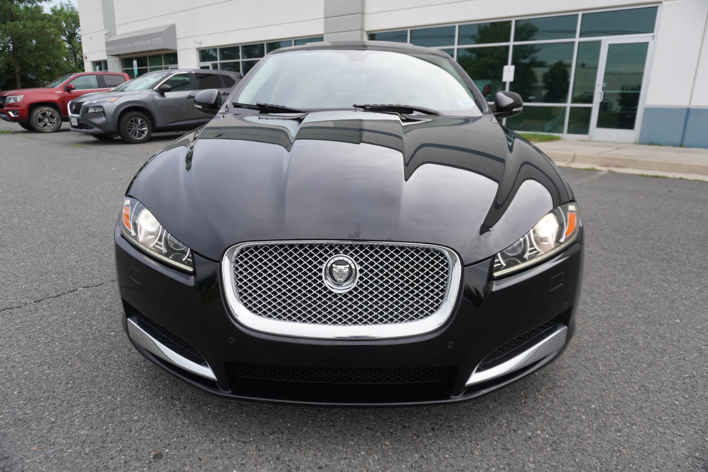Used 2013 Jaguar XF 3.0 RWD image 2