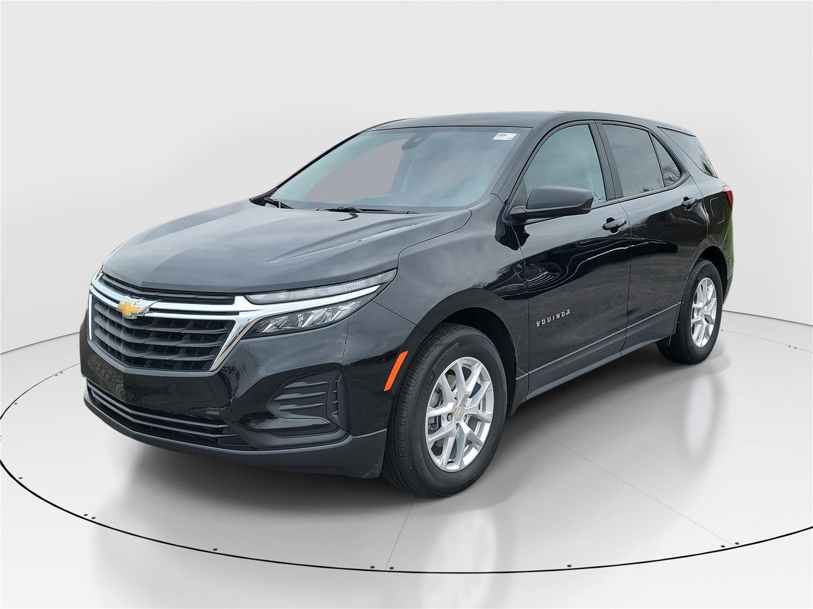 Used 2024 Chevrolet Equinox LS w/ LS Convenience Package image 2