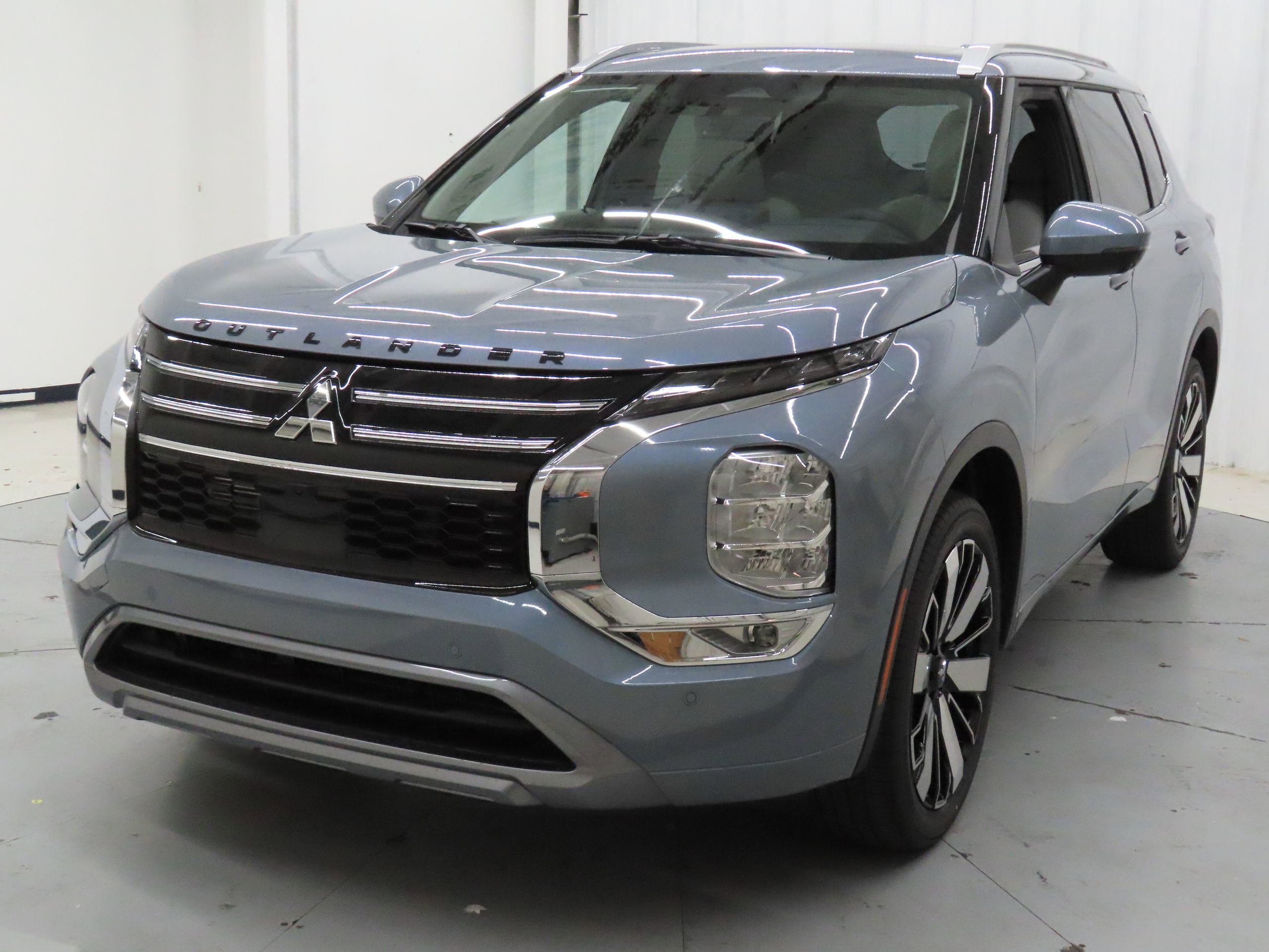 New 2026 Mitsubishi Outlander SEL image 7
