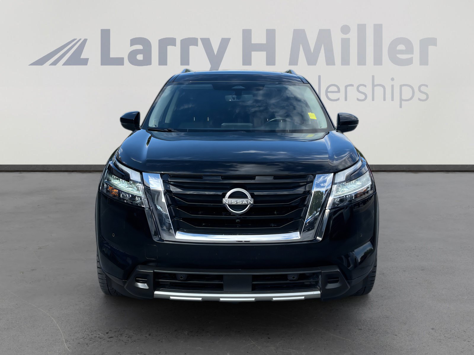 Used 2023 Nissan Pathfinder SL w/ SL Premium Package AWD/4WD image 8