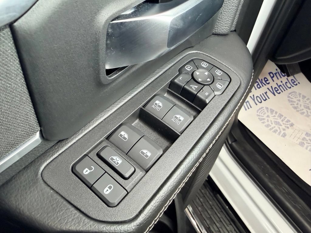 Used 2025 RAM 2500 Big Horn AWD/4WD image 4