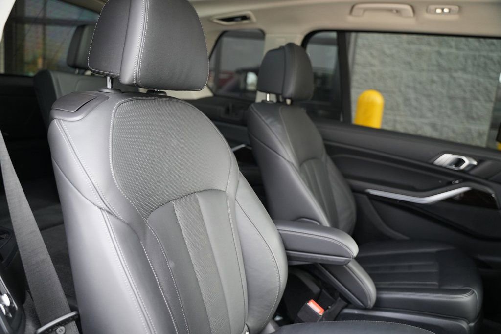 Used 2020 BMW X7 xDrive40i w/ Luxury Seating Package image 41