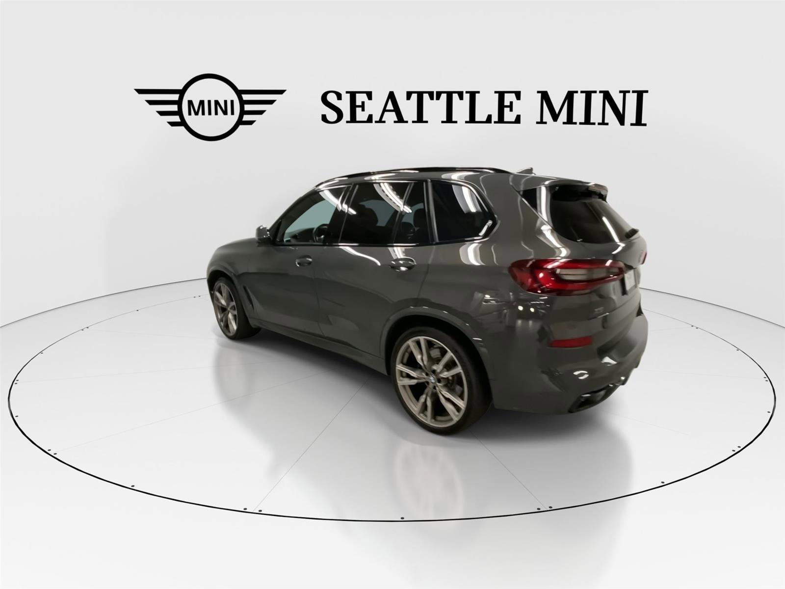 Used 2021 BMW X5 M50i w/ Executive Package image 8