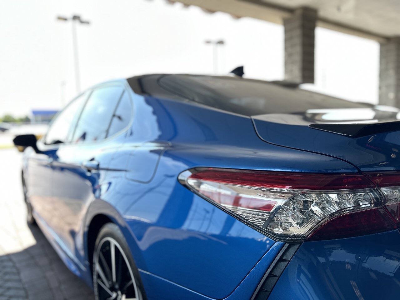 Used 2019 Toyota Camry XSE w/ Navigation Package FWD image 10