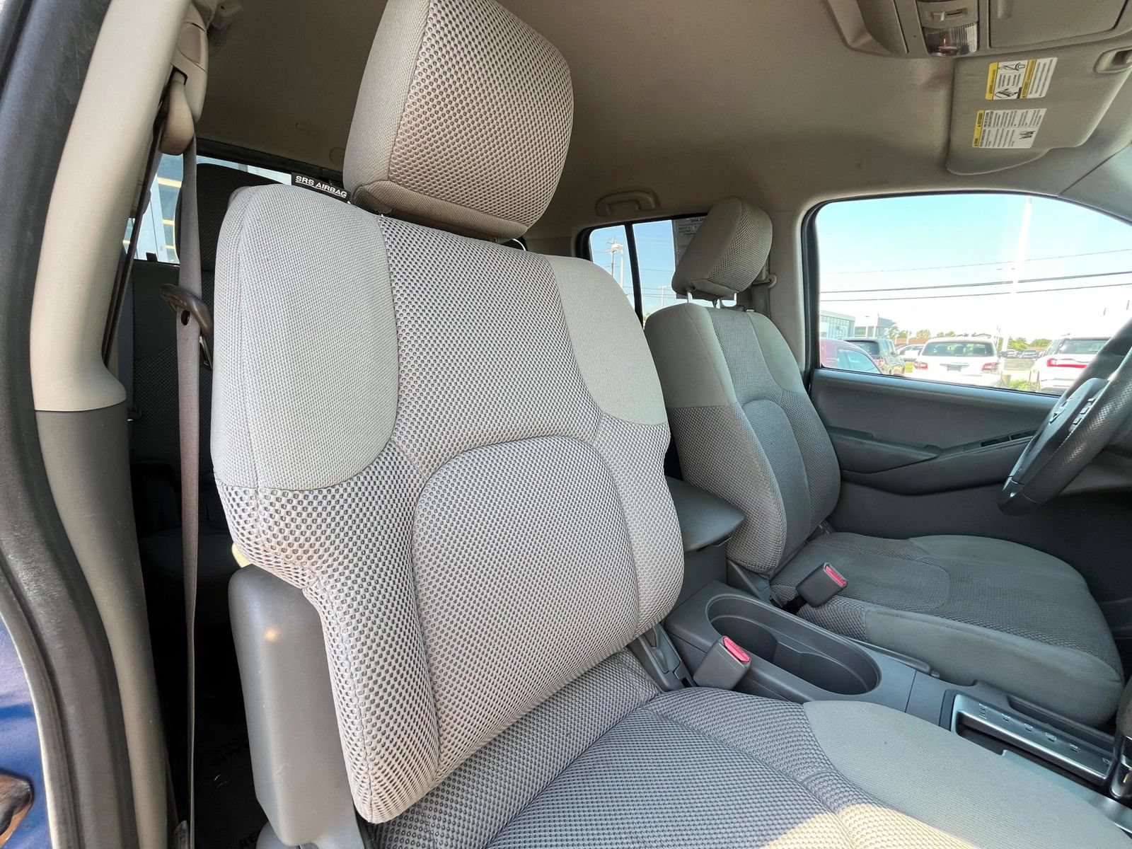 Used 2014 Nissan Frontier SV w/ SV Value Truck Package AWD/4WD image 29