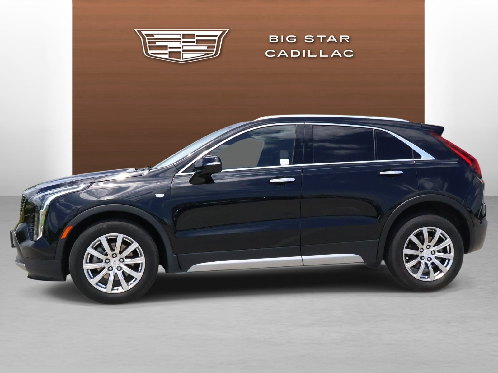 Certified 2023 Cadillac XT4 Premium Luxury FWD image 2