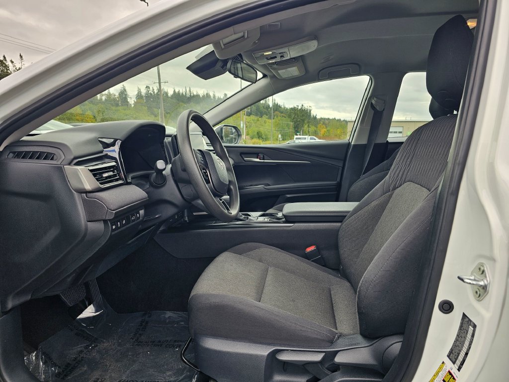 Used 2025 Toyota Camry LE FWD image 23