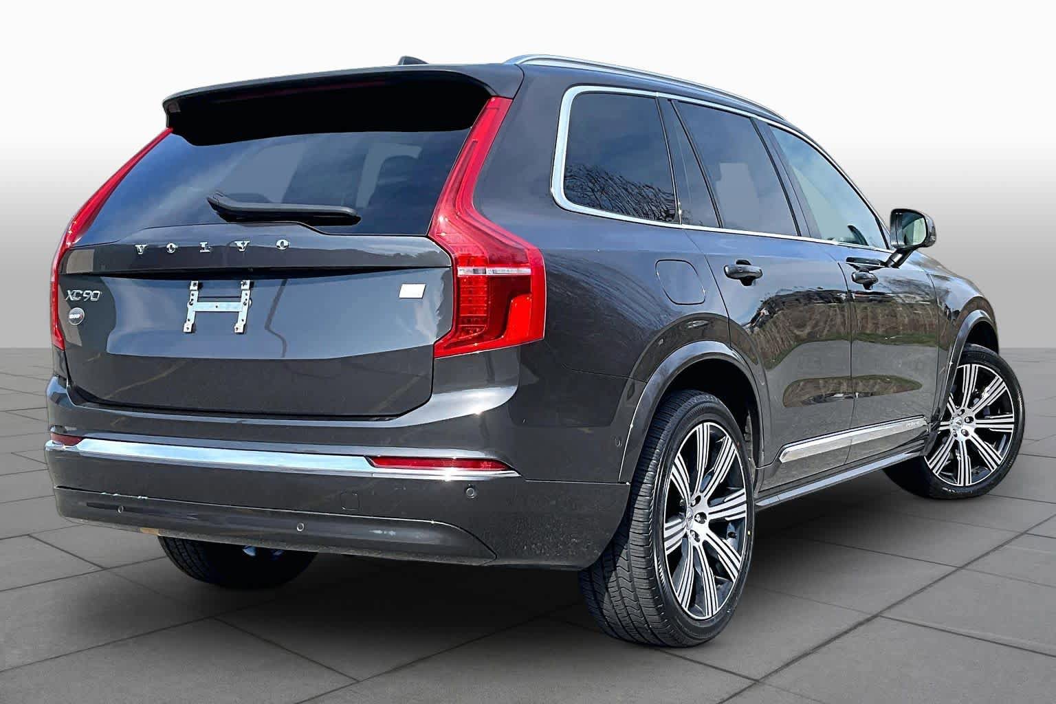 Used 2024 Volvo XC90 T8 Plus w/ Protection Package AWD/4WD image 13