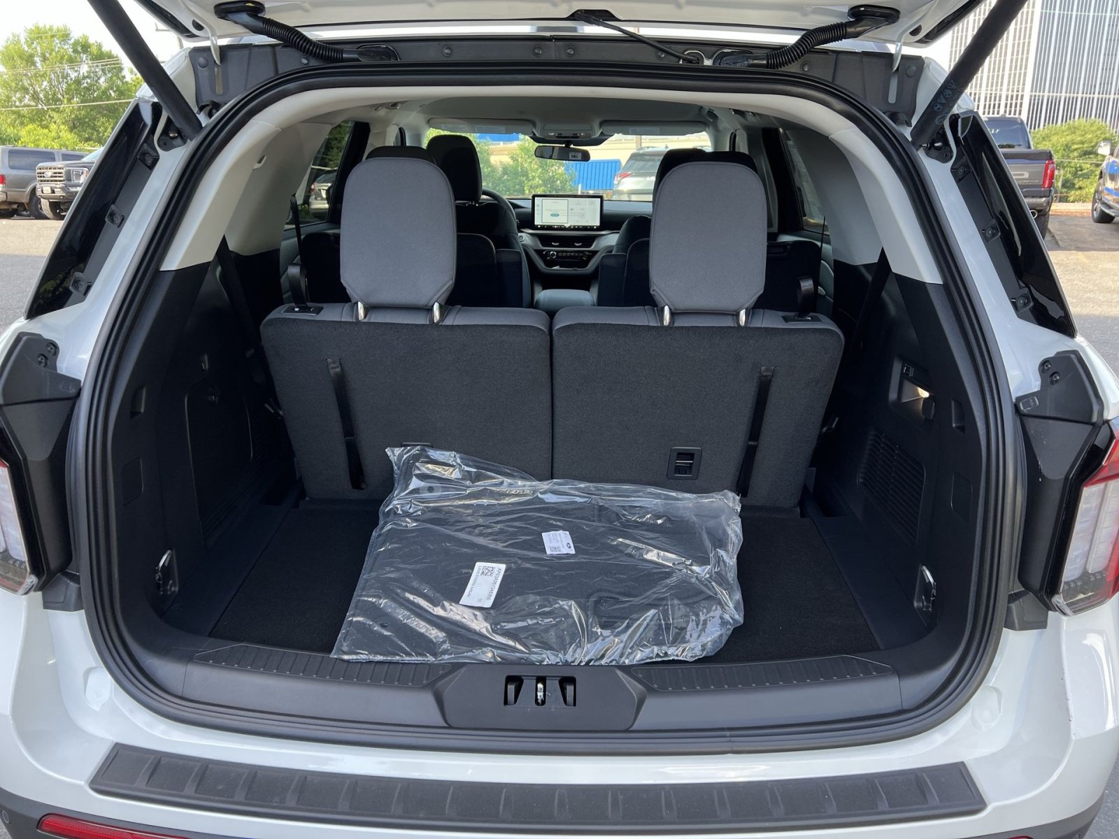 New 2026 Ford Explorer Active AWD/4WD image 26