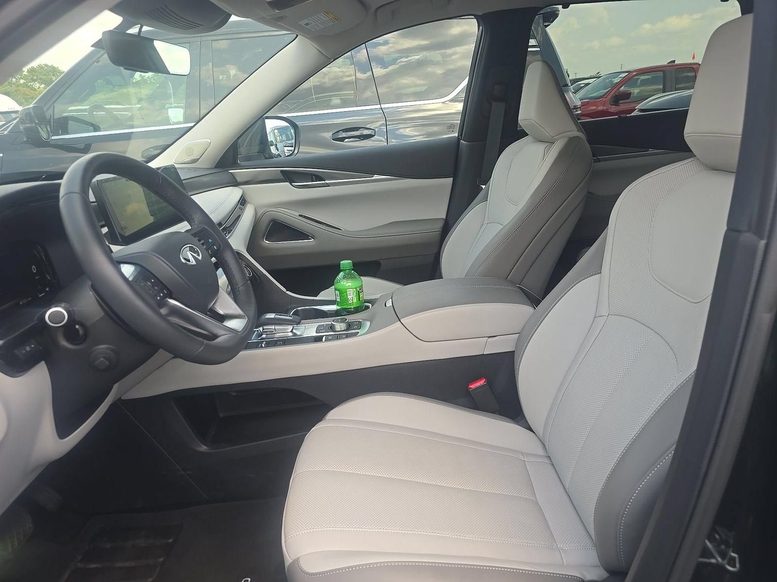 Certified 2026 INFINITI QX60 Luxe w/ Cargo Package AWD/4WD image 13