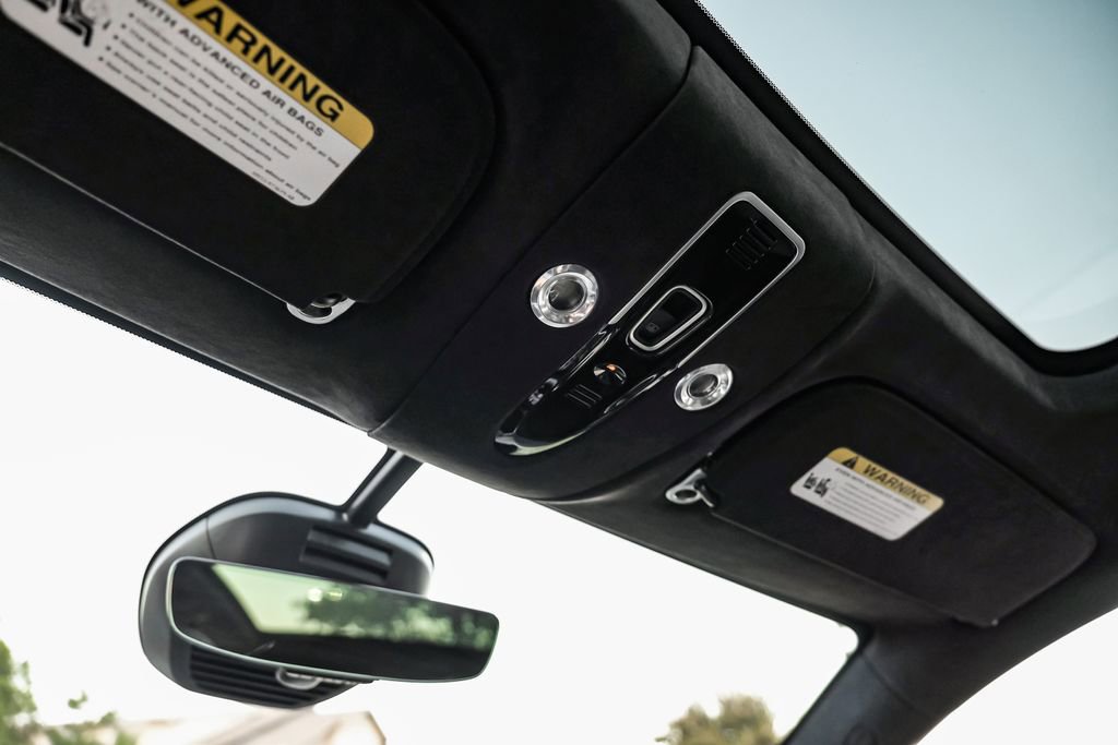 Used 2021 Aston Martin DBX image 22