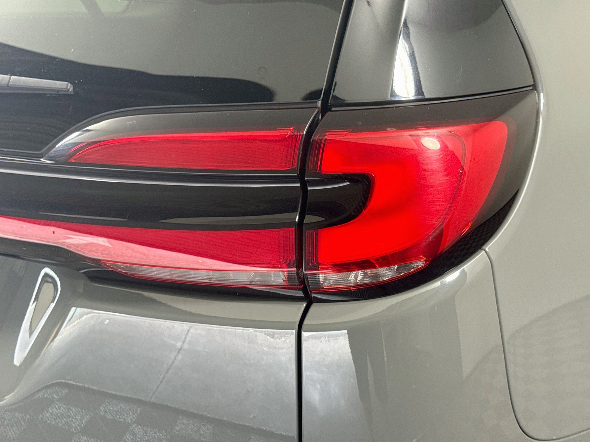 Used 2023 Chrysler Pacifica Touring-L FWD image 34