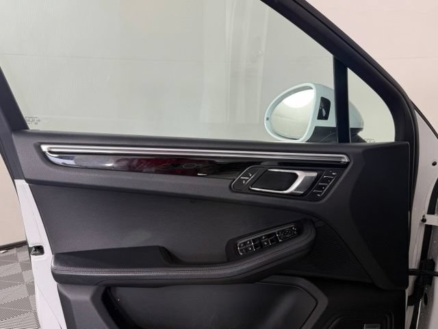 Used 2017 Porsche Macan S AWD/4WD image 27