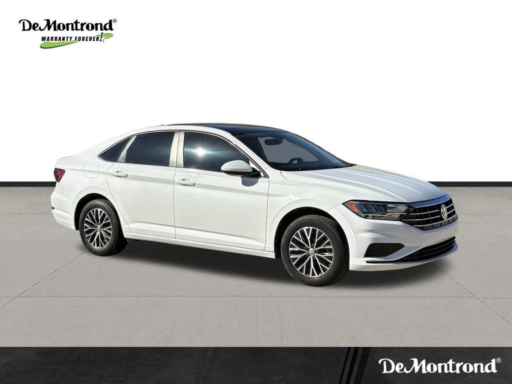 Used 2021 Volkswagen Jetta SE w/ SE Cold Weather Package image 3