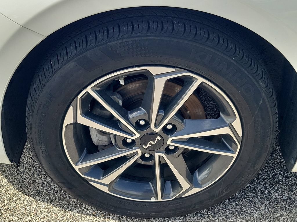 Used 2023 Kia Forte LXS FWD image 7