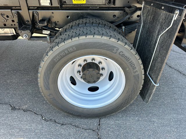 New 2025 Ford F550 4x4 Regular Cab Super Duty image 21