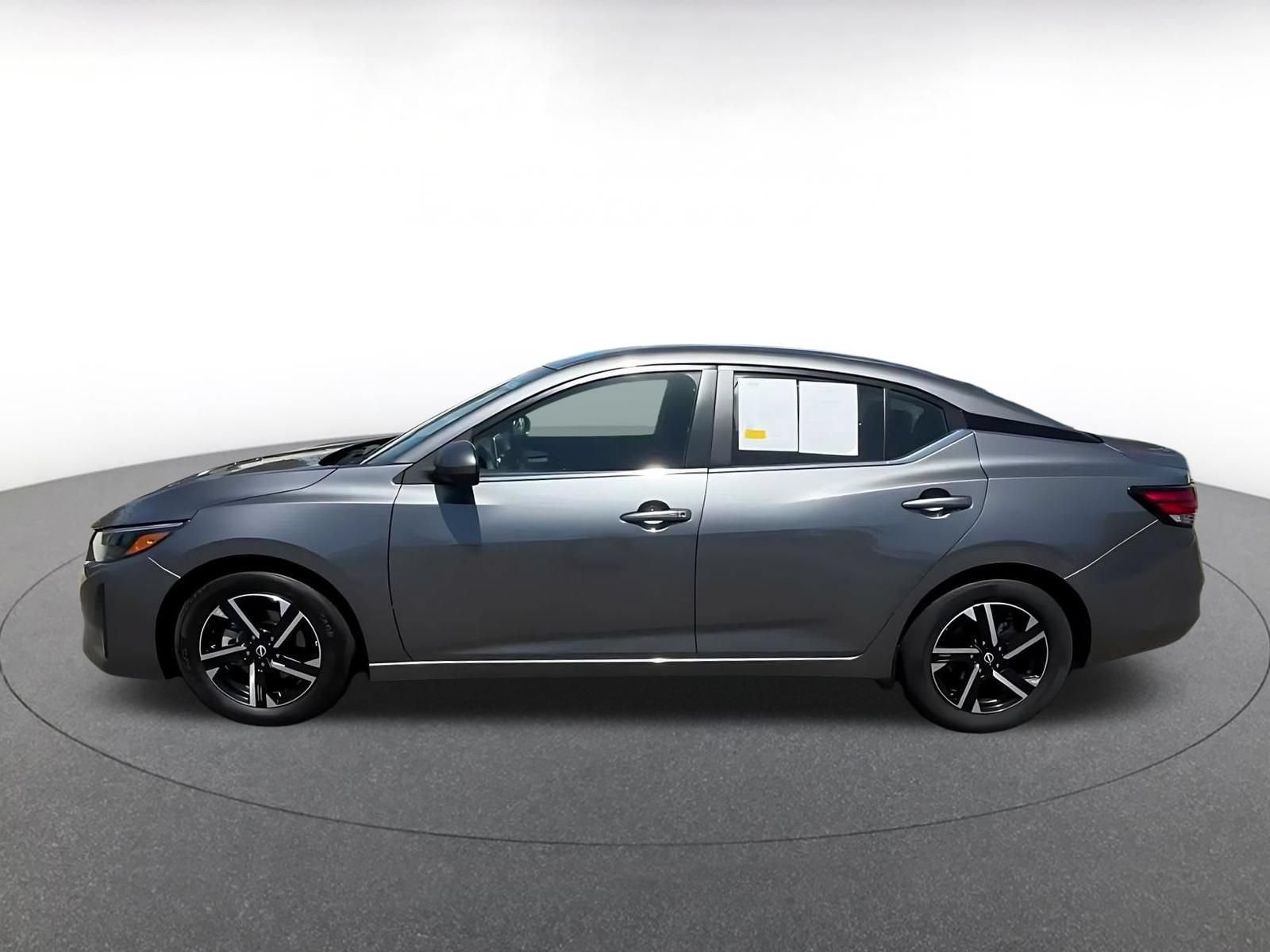 Used 2025 Nissan Sentra SV FWD image 8