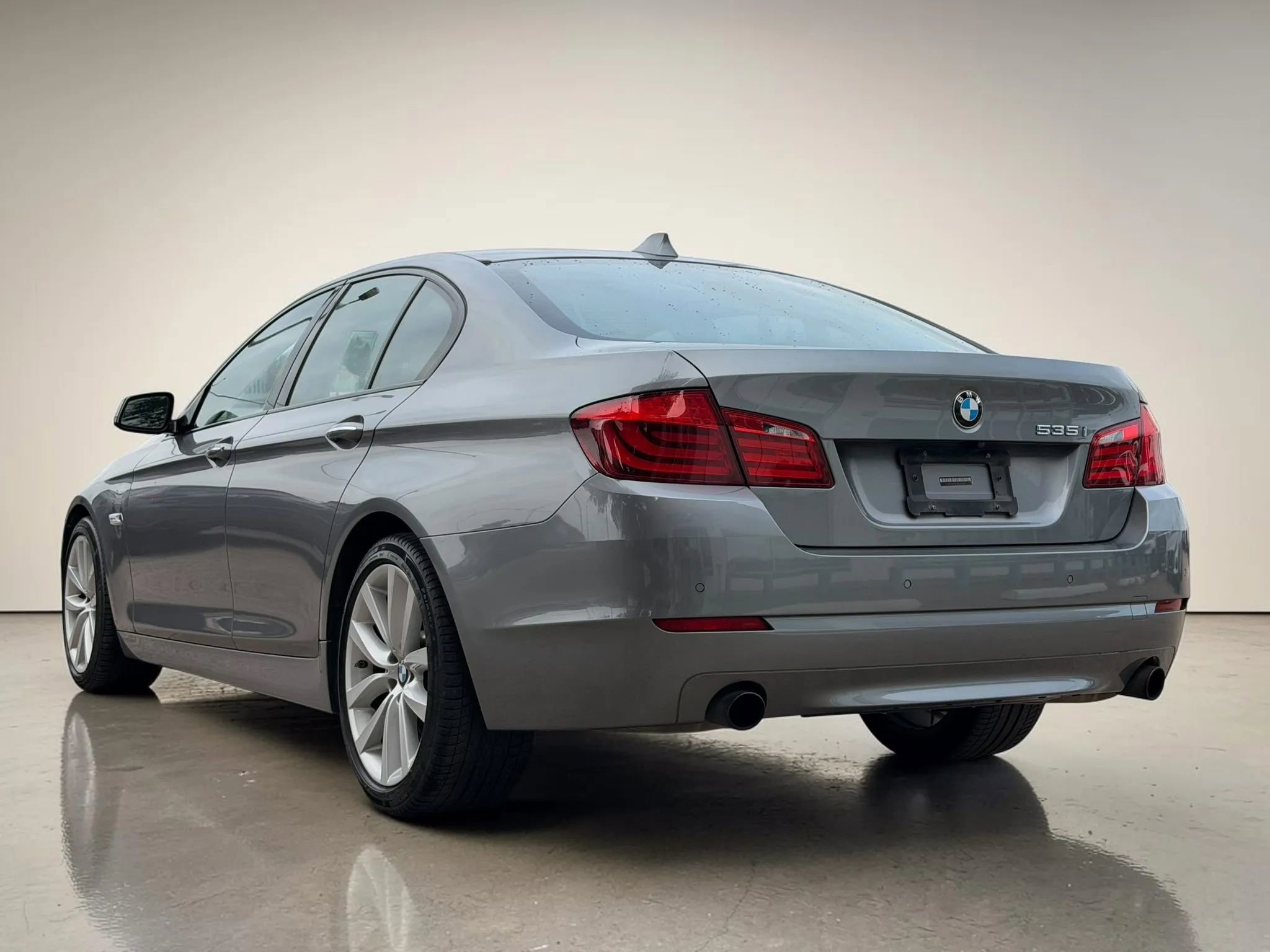 Used 2011 BMW 535i Sedan RWD image 5