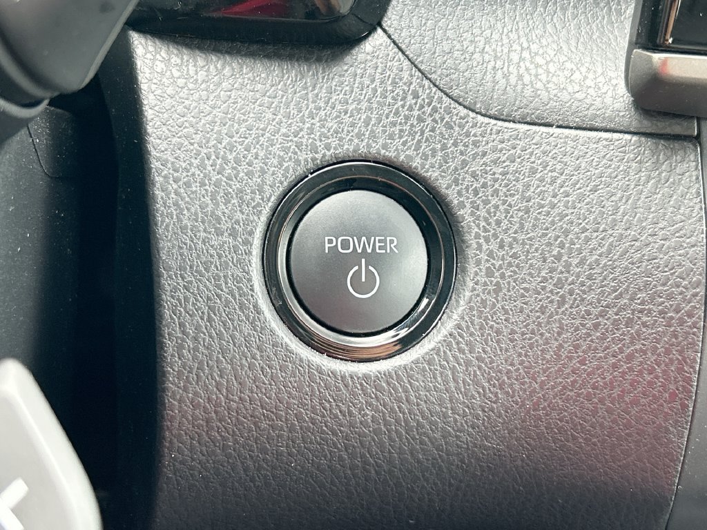 Used 2025 Toyota Camry SE FWD image 19