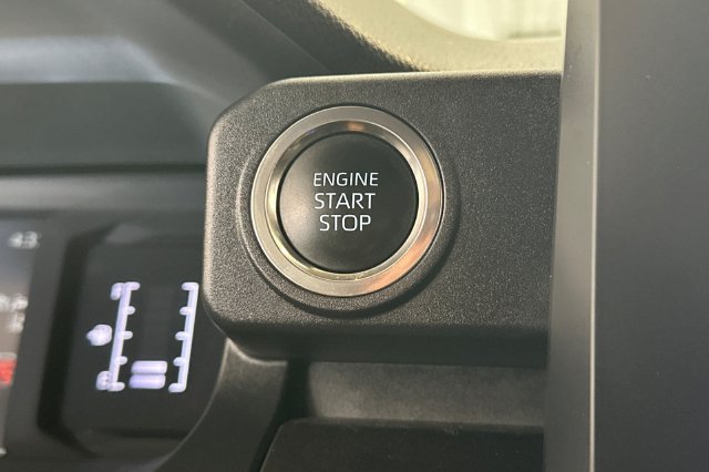 Certified 2025 Toyota 4Runner SR5 AWD/4WD image 28