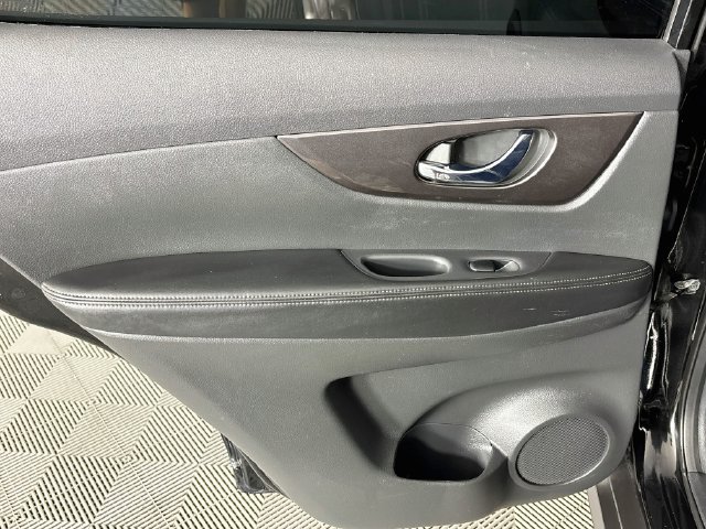 Used 2019 Nissan Rogue S w/ Special Edition Package FWD image 22