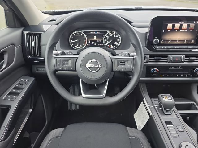 New 2025 Nissan Pathfinder S image 18