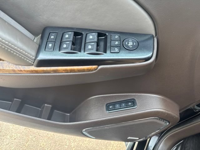 Used 2015 GMC Yukon XL Denali w/ Touring Package AWD/4WD image 11