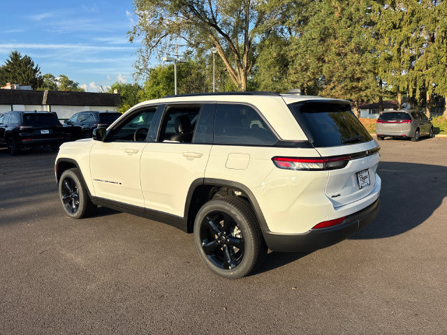 New 2027 Jeep Grand Cherokee Limited AWD/4WD image 4