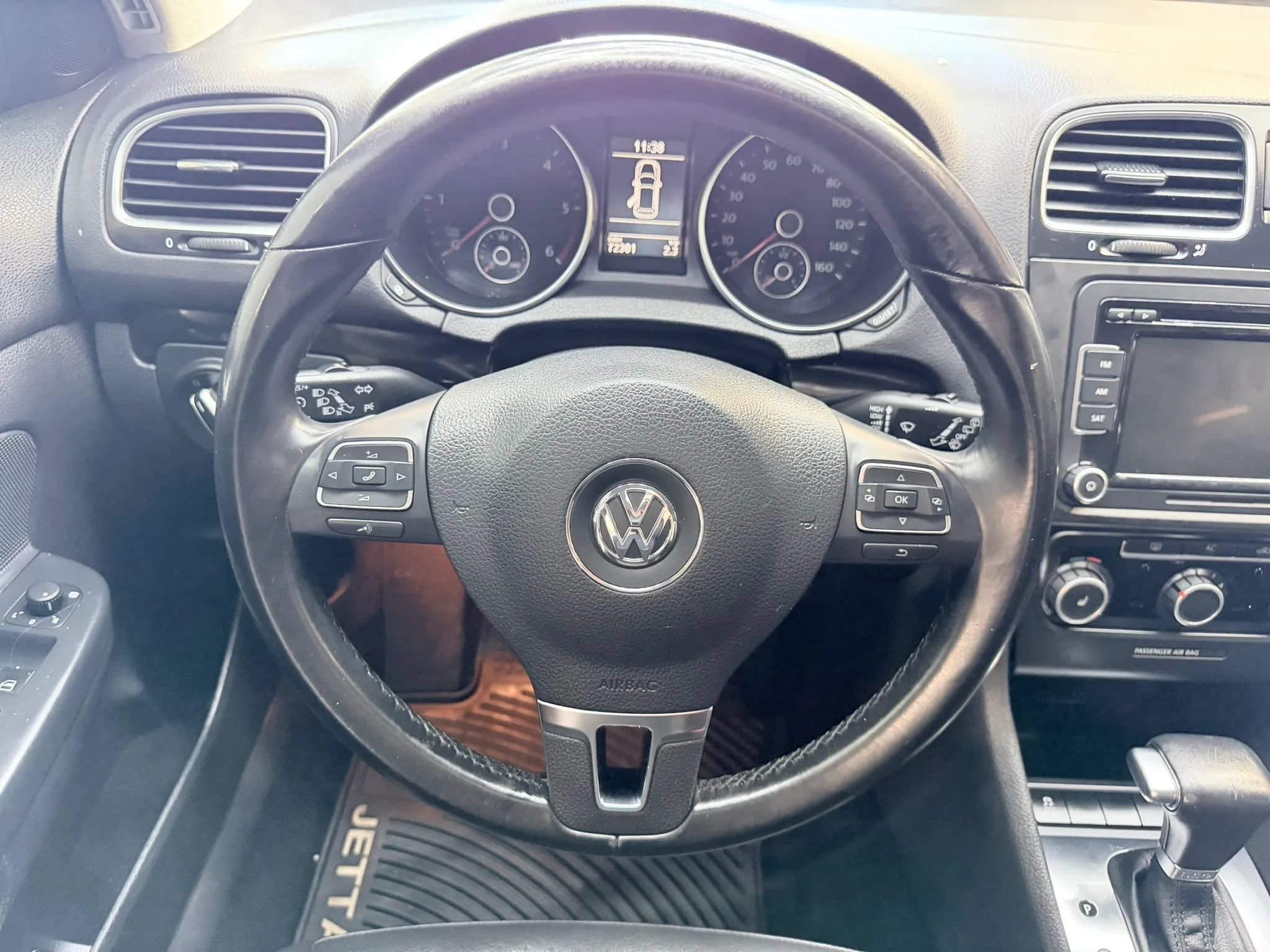 Used 2011 Volkswagen Jetta TDI FWD image 17