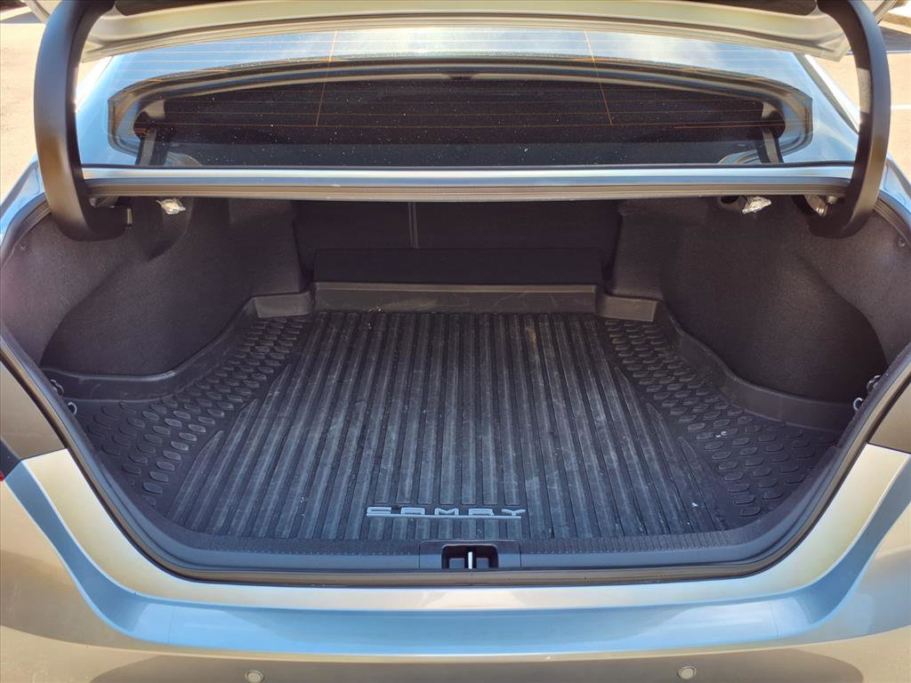 Used 2022 Toyota Camry XLE image 25