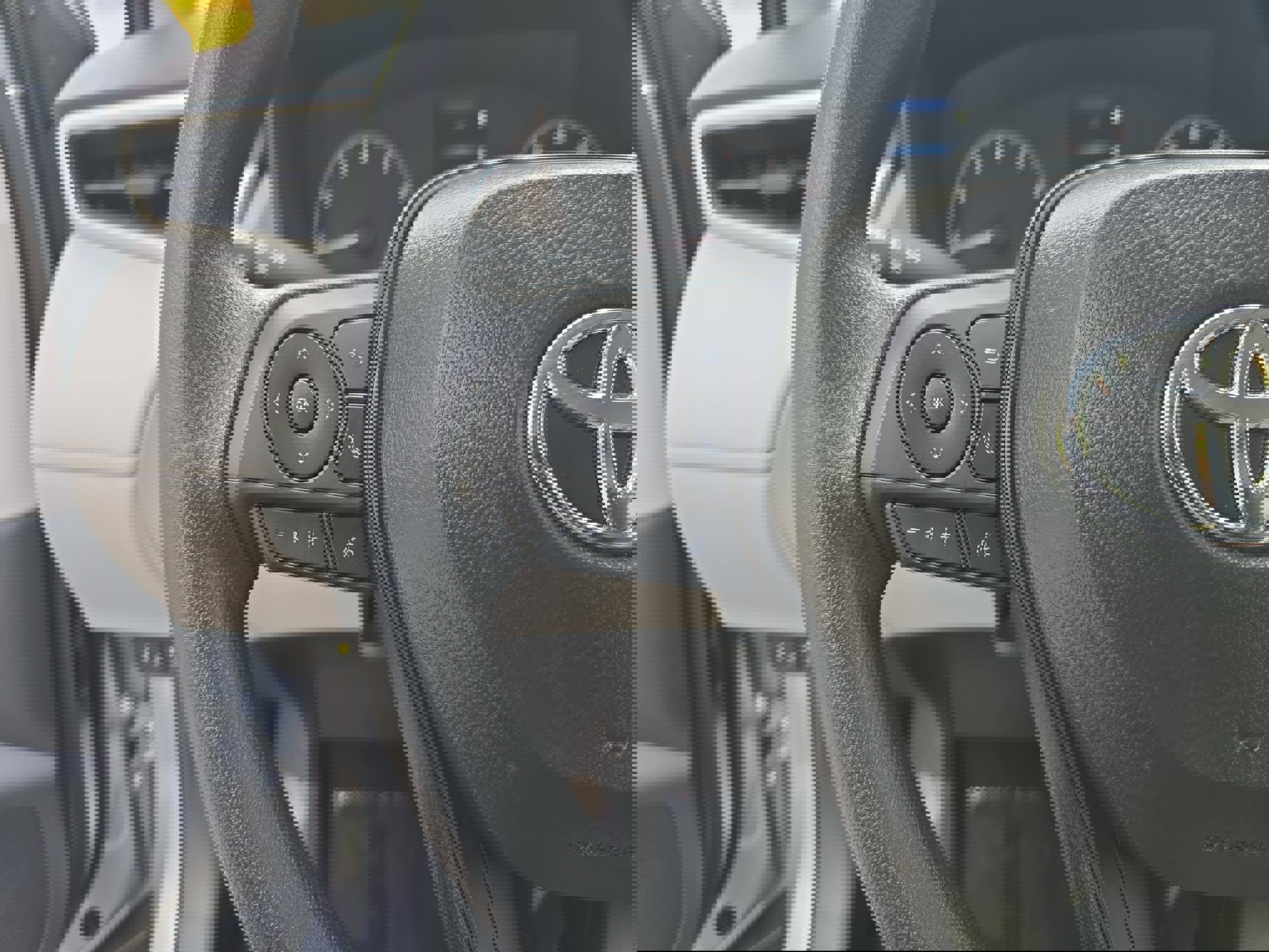 Used 2025 Toyota Corolla Cross L FWD image 16