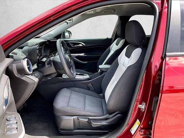 Used 2024 Chevrolet Trax LS FWD image 27