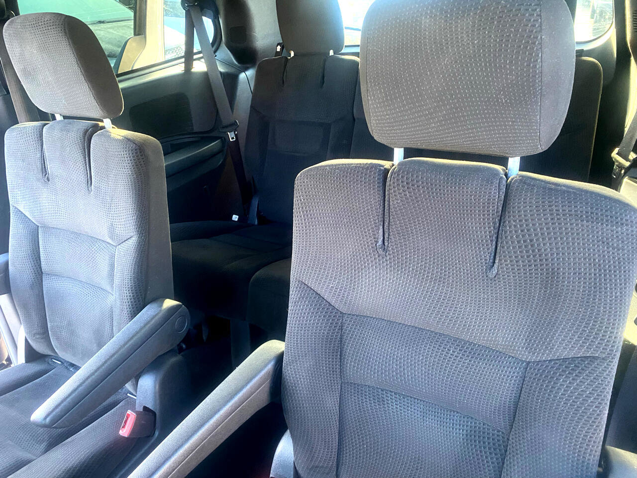 Used 2016 Dodge Grand Caravan SE image 8