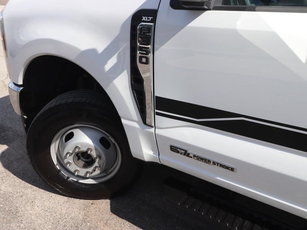 Used 2025 Ford F350 XLT AWD/4WD image 3