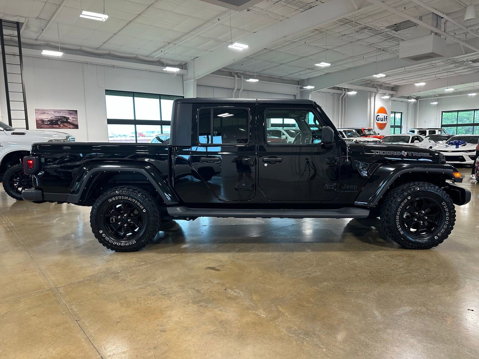 Used 2022 Jeep Gladiator Sport AWD/4WD image 9