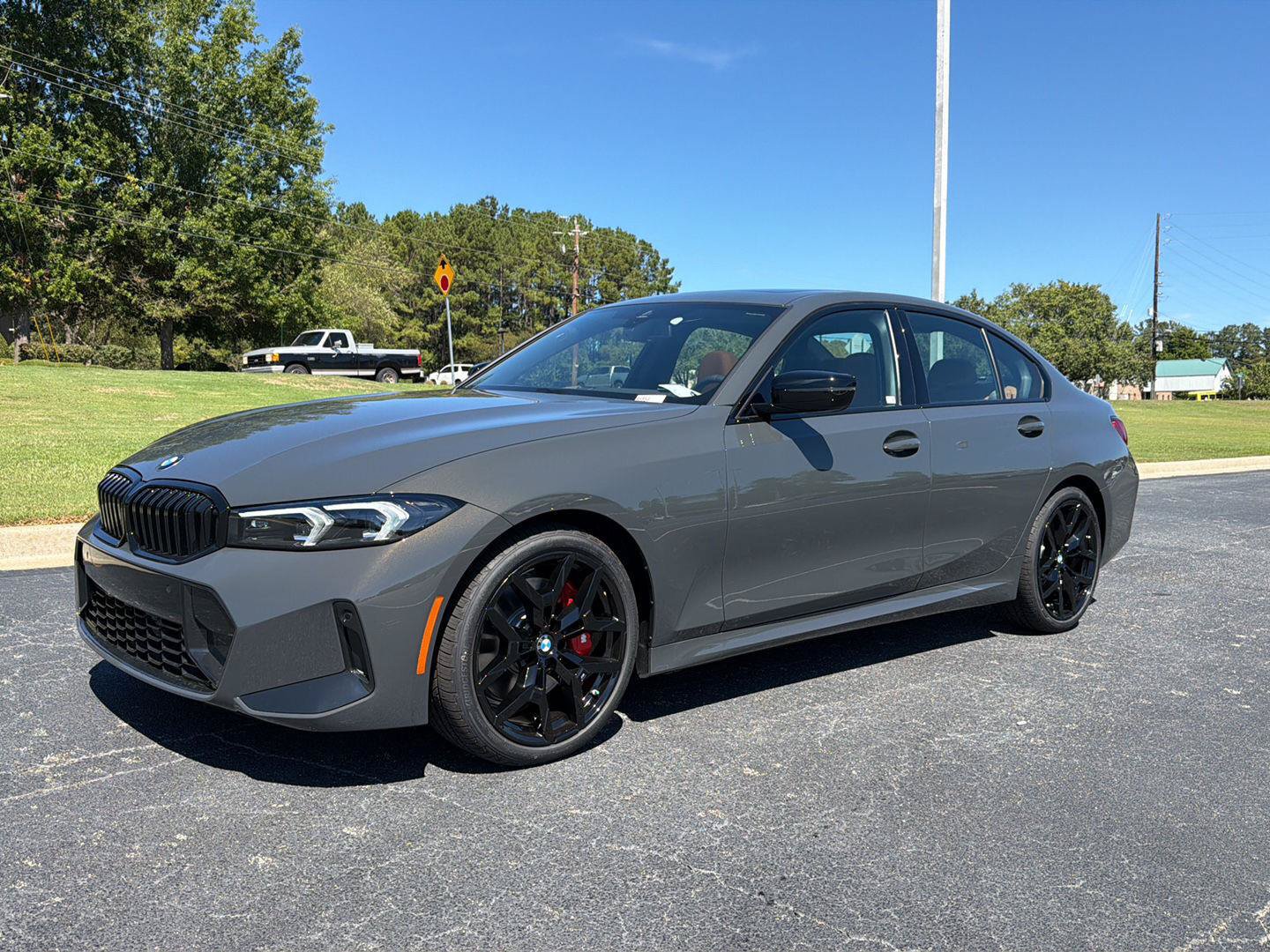 New 2026 BMW 330i Sedan w/ M Sport Package RWD image 2