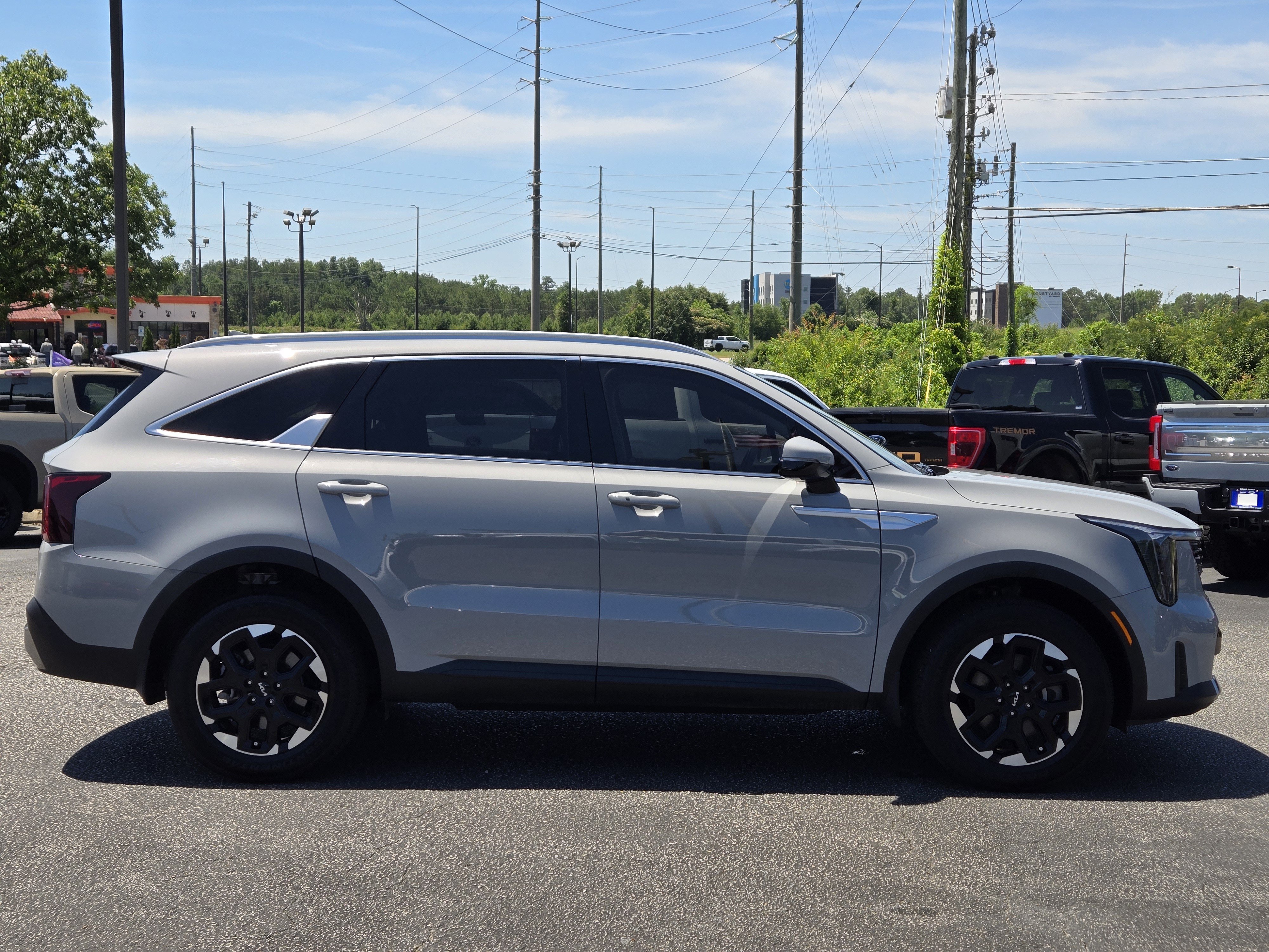 Used 2025 Kia Sorento S w/ Panoramic Sunroof Package AWD/4WD image 7