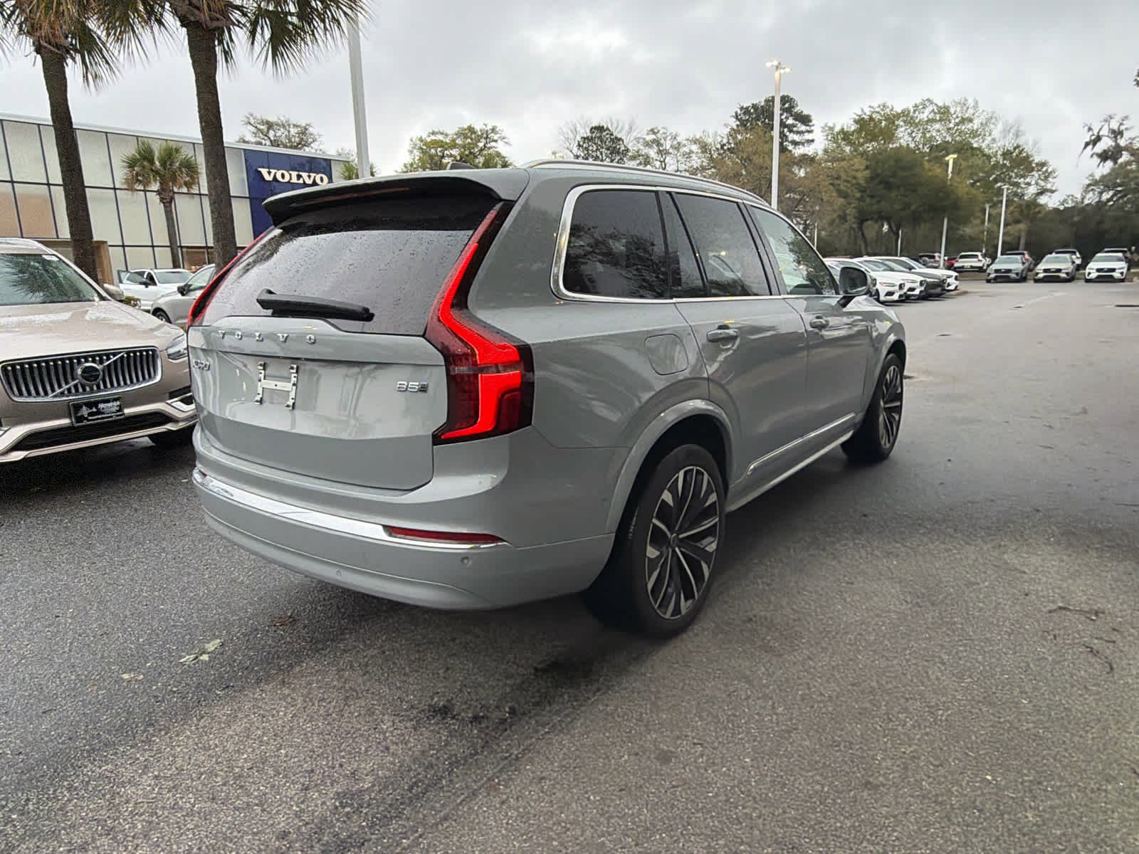 Used 2025 Volvo XC90 B5 Plus image 14